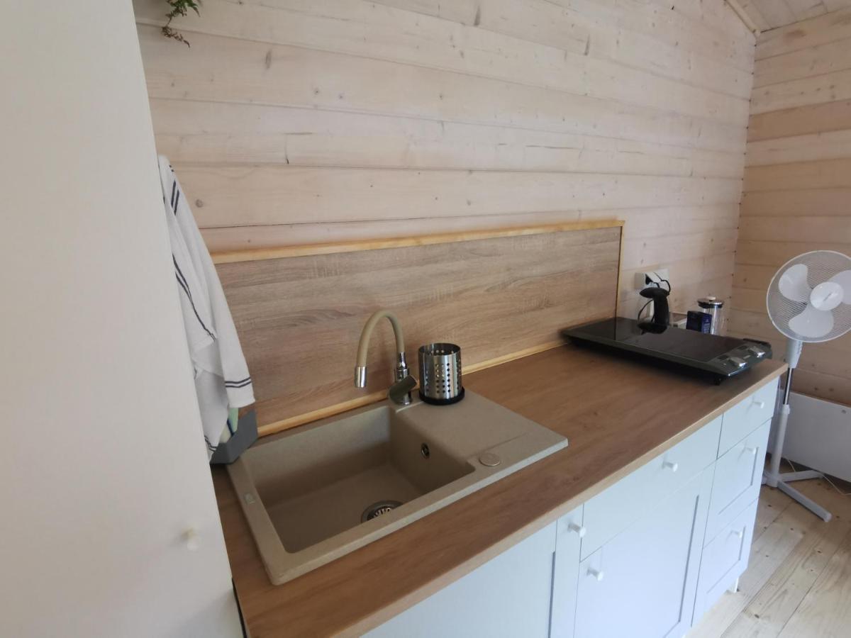 Domek Caloroczny Na Wylacznosc Niebieska Osada Nad Gorskim Potokiem Stary Waliszow Exterior foto