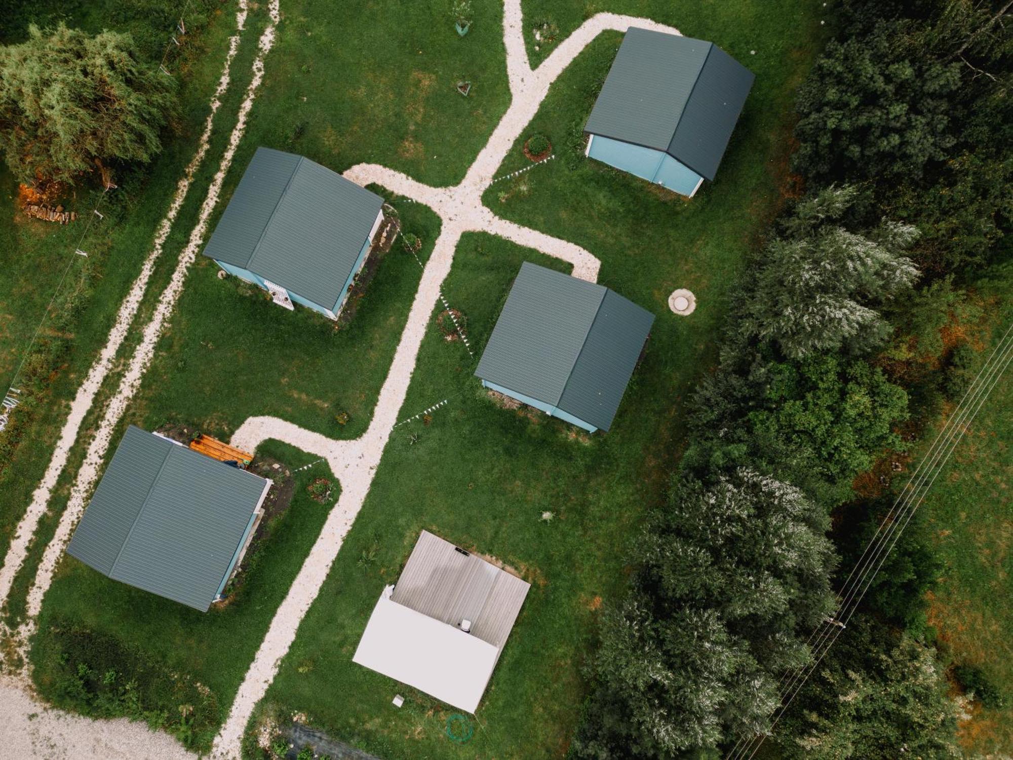 Domek Caloroczny Na Wylacznosc Niebieska Osada Nad Gorskim Potokiem Stary Waliszow Exterior foto